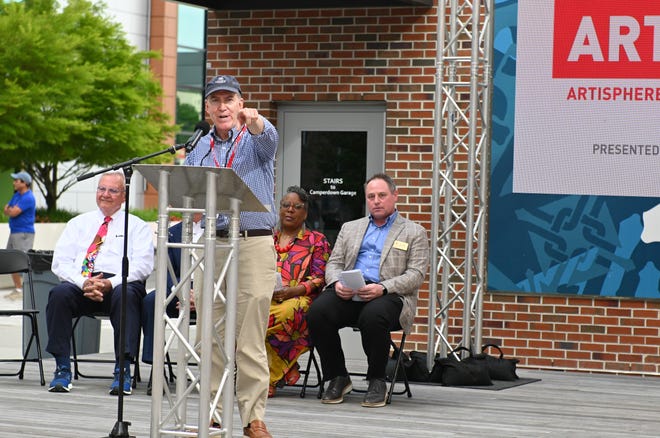 Greenville Mayor Knox White at the unveiling of the sculpture “Tandem Lovers,” created by Australian artists Gillie and Marc Schattner, was presented to the City of Greenville as a gift from the Artisphere festival. The downtown arts extravaganza is celebrating its 20th anniversary in 2024. This is the fifth work that the festival has given to the city.